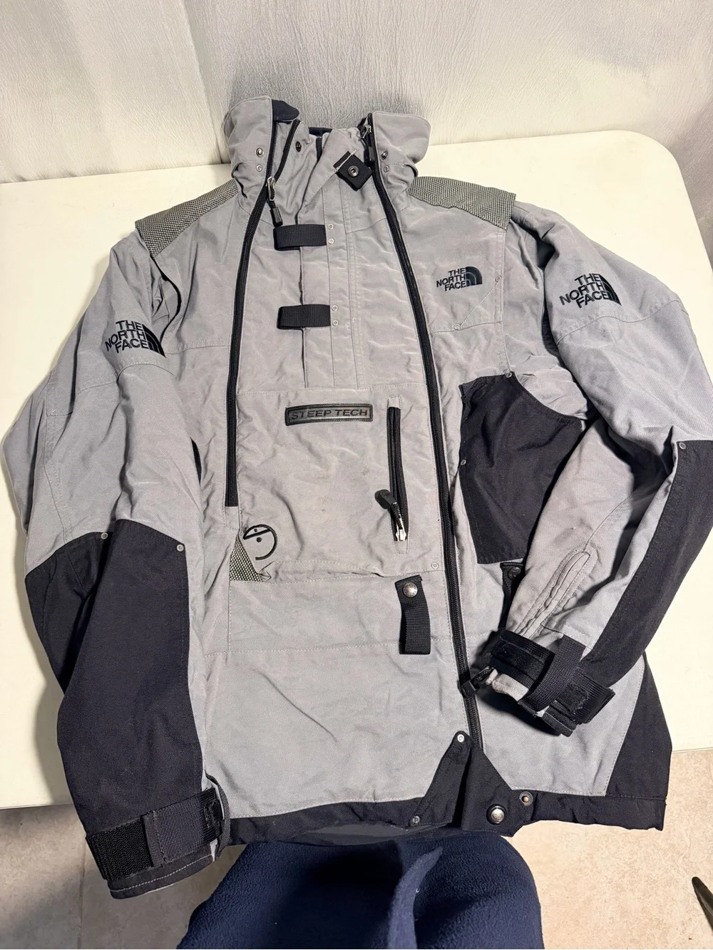 The North Face Men’s Light Gray and Black Ski Jacket - Steep Tech Style